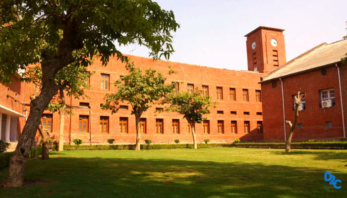 This Delhi University college grabbed the highest package of 25 LPA!