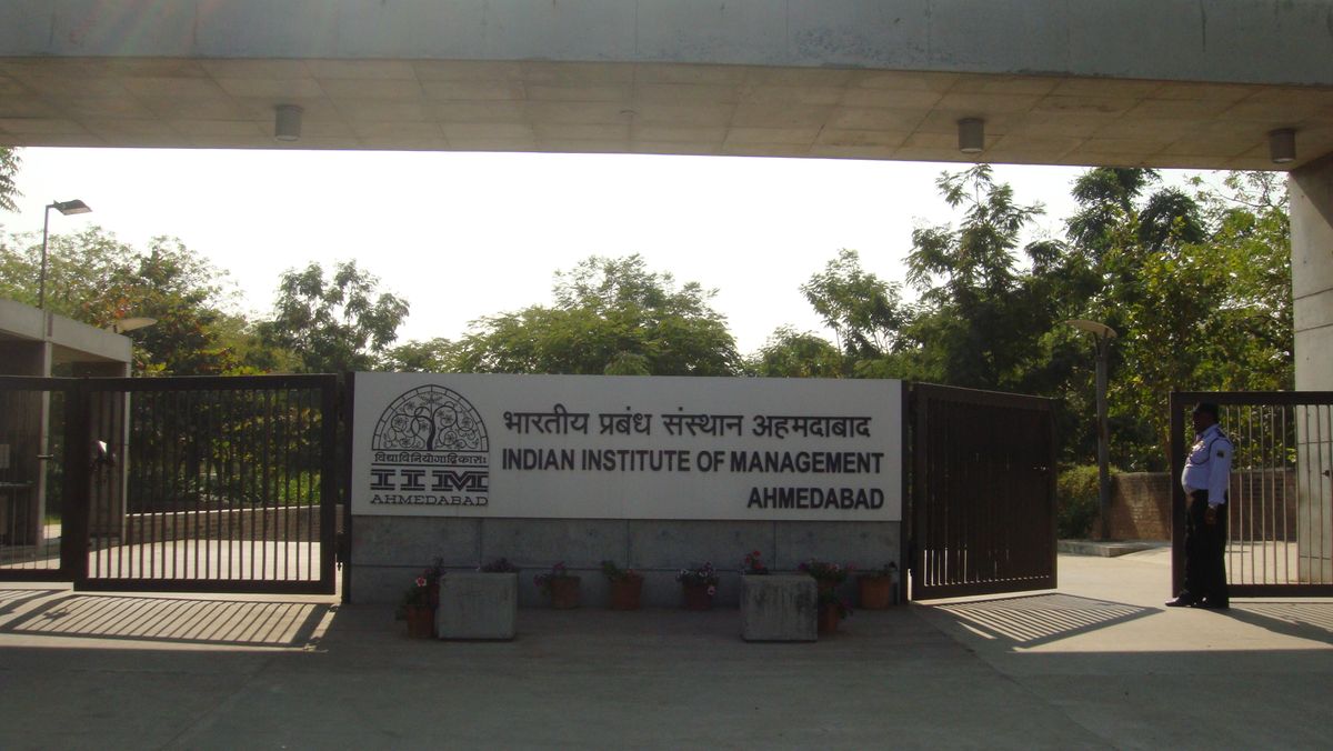 Pursuing MBA at IIMs to cost DEAR