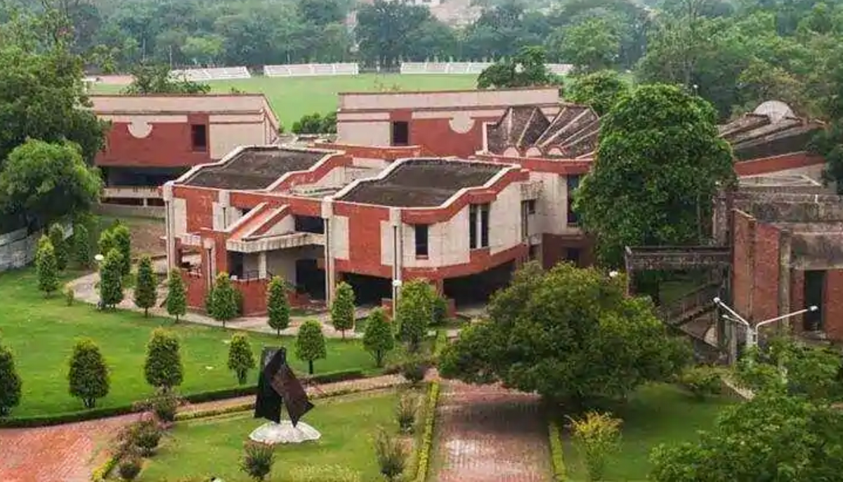 IIT Kanpur to pass all students basis their mid-terms, no end-term exams amid Covid19