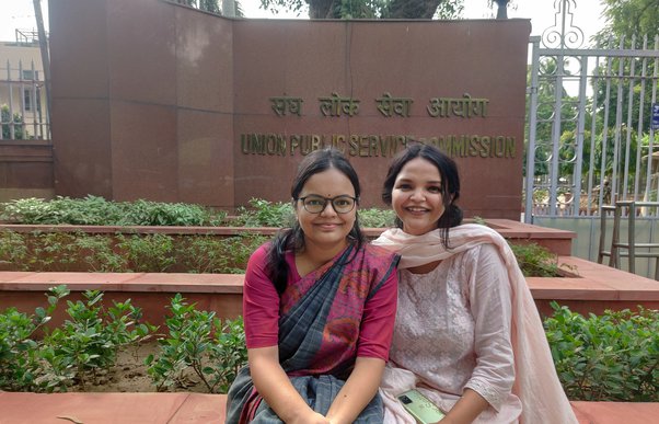 Sister duo simran and srishti clear UPSC